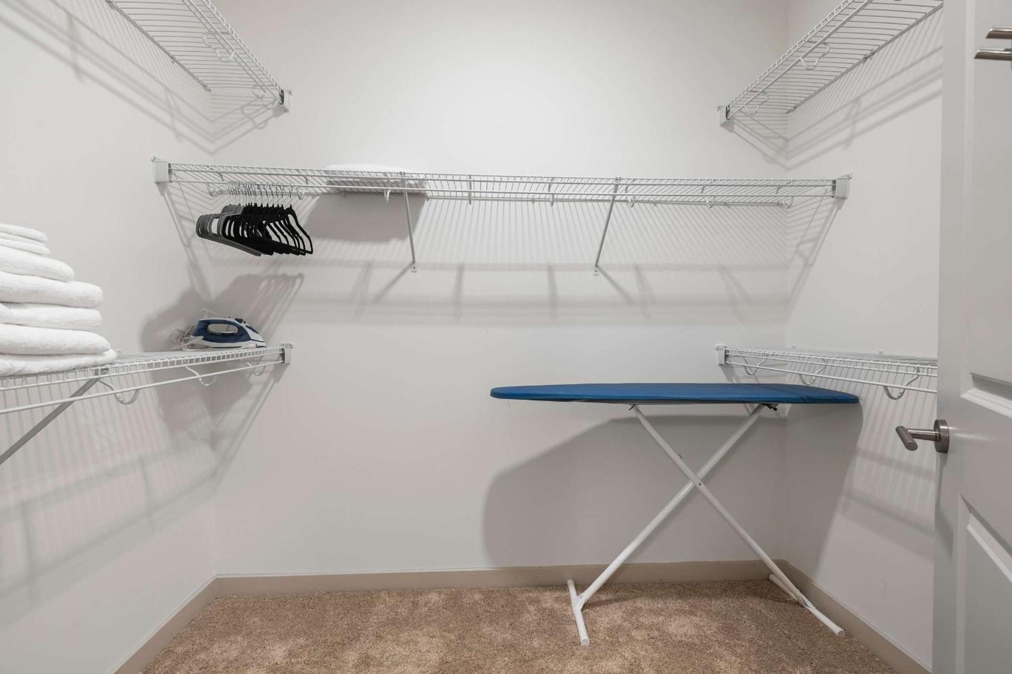 Modern Nulu 2br Cozysuites 09 * Louisville