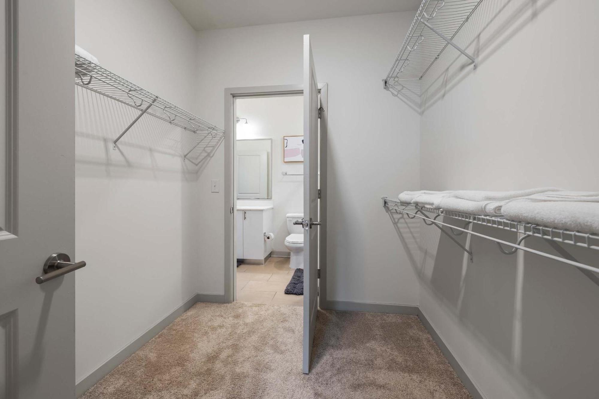 Modern Nulu 2br Cozysuites 09 Apartment